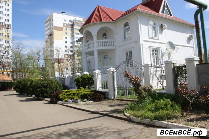 Дом, 448 м², на участке 10 сот. на продажу,  Краснодар, цена 45 000 000 рублей. Смотри подробности на сайте Всемвсе!