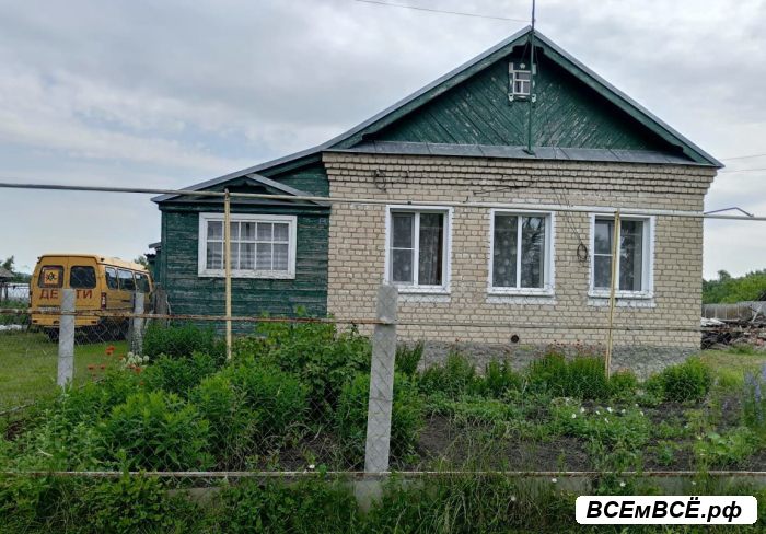 Дом, 49 м², на участке 10 сот. в аренду,  Волгоград, цена 5 000 рублей. Смотри подробности на сайте Всемвсе!